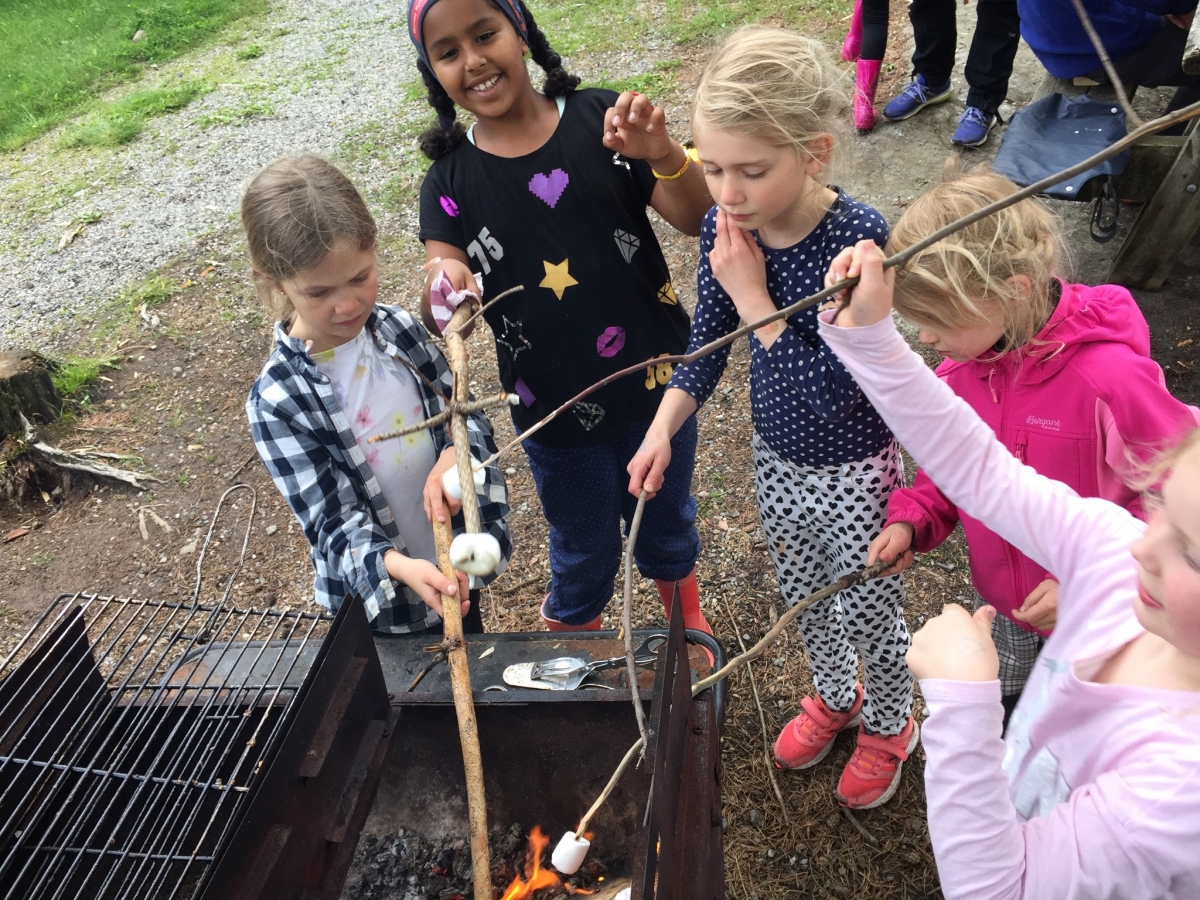 Grilling på en familidag